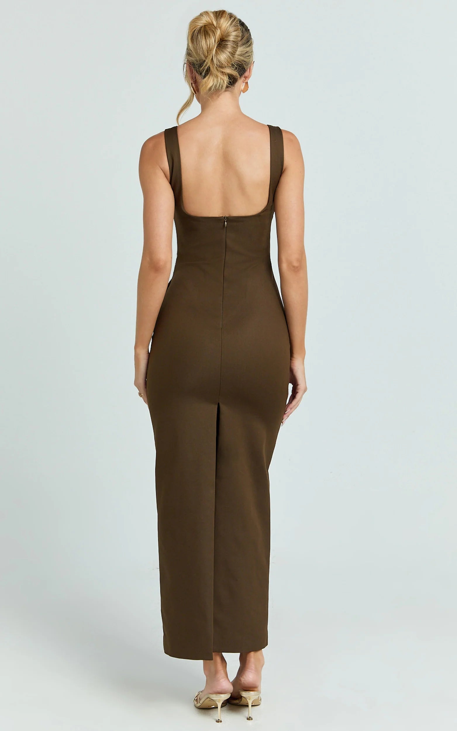 Benita Midi Dress - Scoop Neck Ruched Fitted Dress in Chocolate